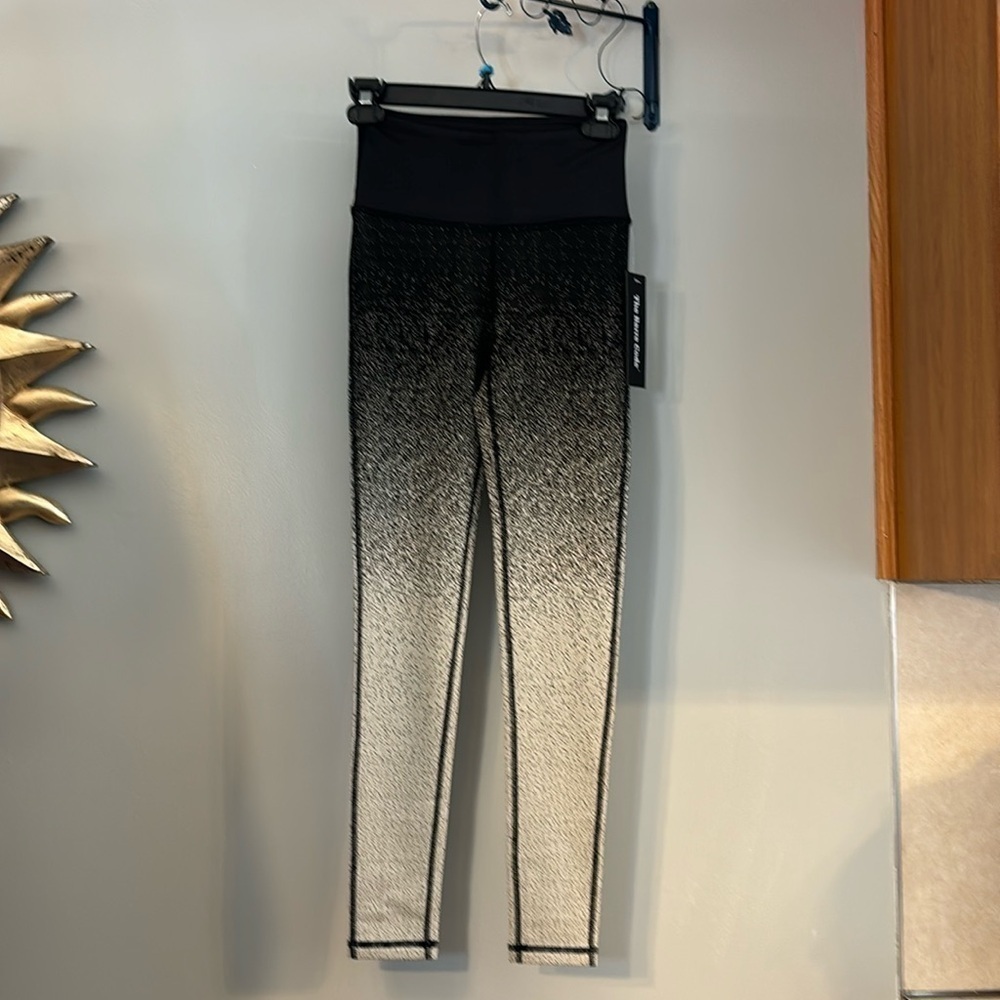 THE BARRE CODE LEGGINGS NWT